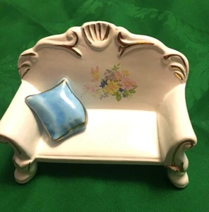 Shiah Yin ROC Sofa/Liebessitz mit Kissen Sammlerstück Keramik blau oder rosa NEU - Bild 1 von 4