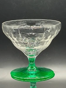Mid Century, klar, Illussionsglas Sorbetglas mit grünem Stiel - Bild 1 von 9