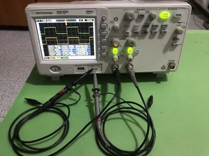 HP Agilent Keysight DSO 1002A Oscilloscopio Oscilloscope 60Mhz 2GSa/s W/2probes - Photo 1/5
