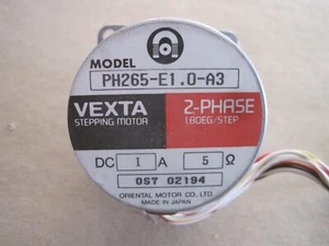 "Motor paso a paso Oriental Motor Co. LTD PH265-E1.0-A3 Vexta 2 fases 1,8""" - Imagen 1 de 4