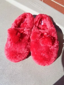 Dreams & Co. rote Kunstfellbommel Hausschuhe Gr. XL passt 9,5 10,5 Slipper Pantolette - Bild 1 von 5