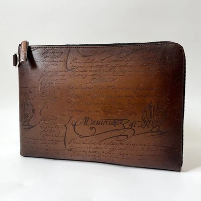 Berluti Nino GM каллиграфии клатч в коричневый скритто кожи [б/у] - Изображение 1 из 4