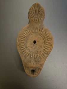 Ancient Antique Roman Terracotta Ceramic Oil Lamp 2-3/8" X 4-1/2" - Picture 1 of 15