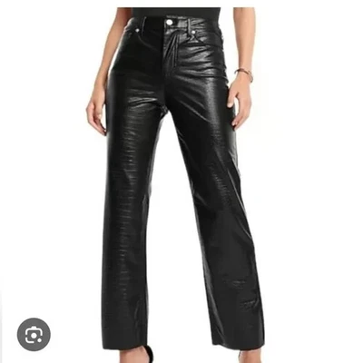 Express Negro Imitación Cuero Talla 00 Estampado Cocodrilo Moderno Recto Tiro Alto Usado en Excelente Condición Foto 1 de 4