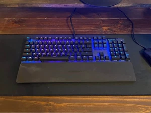 SteelSeries Apex Pro HyperMagnetic Gaming Keyboard + Qck Gaming Mouse Pad - Picture 1 of 2