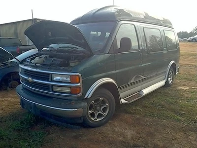 Luz de estacionamiento/esquina de pasajero debajo de los faros se adapta a furgoneta 96-02 Express 1500 125174 Foto 1 de 4