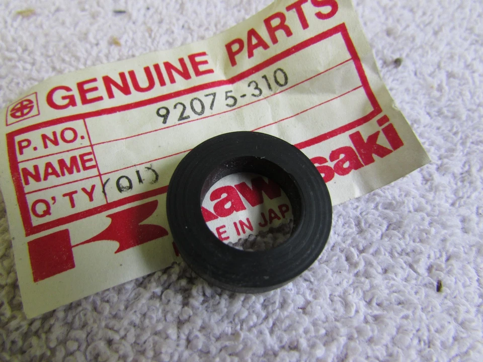 NOS KAWASAKI KZ1000 Z1R KL250 KE250 KE175 KE125 KZ1300 AMORTIGUADOR GOMA 92075-310 Foto 1 de 1