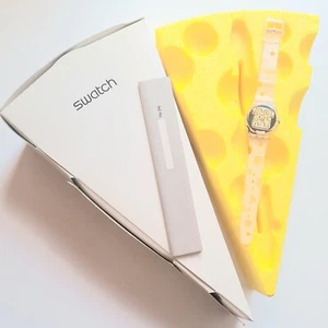 Swatch: Édition Spéciale "Cheesy Toast" (Gk304) Fromage Suisse *Neuf/Rare!* - Imagen 1 de 4