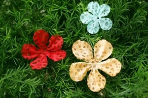 Prima Flower - Bali Batiks #526036 - Lace Paper Flowers  1.75" - 3" 12/pk - Picture 1 of 1