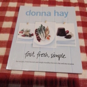 😇 Donna Hay Fast Fresh Simple Paperback 60 pp 2010 Mini Cookbook Collection - Picture 1 of 5