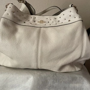 Bolso de Hombro Coach Lexy Stardust Cuero Tiza Tachonado Cartera 3 Compartimentos Usado en Excelente Condición - Imagen 1 de 6