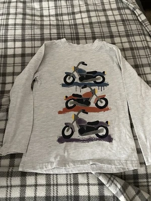 Camiseta de manga larga 4T para niños Foto 1 de 3