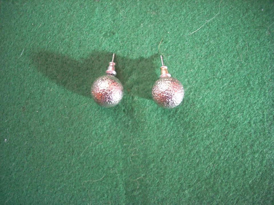 ORECCHINI ROTONDI COLOR ARGENTO* - Immagine 1 di 1