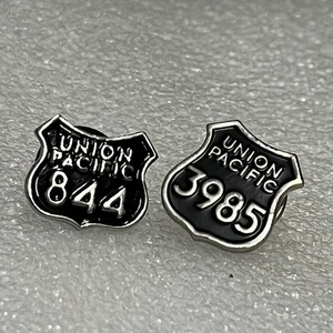 Pin de solapa Union Pacific de colección 3985 y 844 Tie Tack ferrocarril tren ferrocarril pin - Imagen 1 de 10