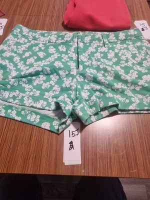 Gap Size 10 Green White Shorts Stretch used good - Image 1 of 4