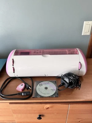Cricut Expression Pink Journey Cutting Machine Provo Craft Original Box - Image 1 of 4