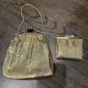 Whiting & Davis borsa vintage anni 30-40 art deco rete metallo chiusura bacio e portafoglio oro - Foto 1 di 15