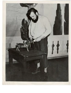 Farmer Jones foto d'epoca firmata con messaggio a Billy Varga, 8"x10" B - Foto 1 di 7