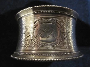 Anillo de servilleta antiguo plata perforado con marca de cabeza monograma en óvalo - Imagen 1 de 3