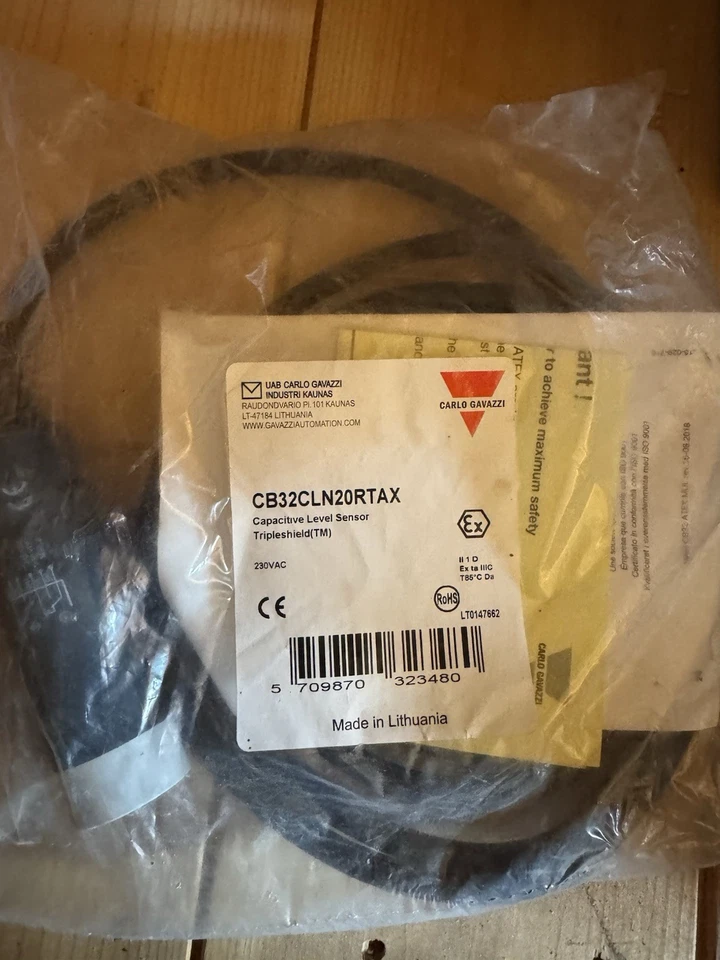 Carlo Gavazzi Capacitive Proximity Sensor, 20 mm Detection, Relay NO+NC, 230 V - Image 1 of 1