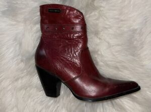 Harley Davidson Women's Size 5.5 Red Leather Heeled Boots Side Zip Style D85442