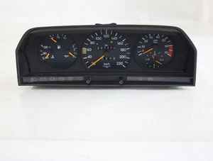 Cuadro de instrumentos mercedes 190 w201 2015438322 vdo 1.8 80 kw 109 cv gasolina 10-1991 - Imagen 1 de 6