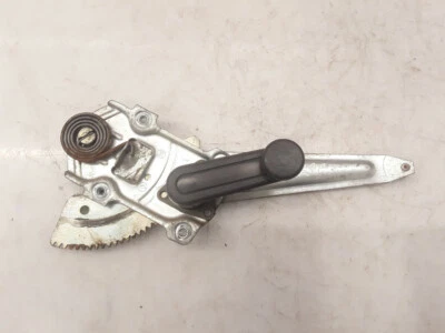 Meccanismo Alzavetro Manuale Porta Posteriore Destra Toyota Corolla E11 2000 Foto 1 de 4