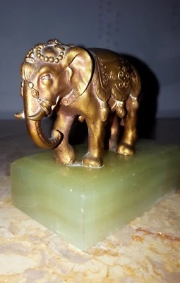 sculpture animalier éléphant en bronze doré ancien sur son socle en onyx 1920 - Photo 1/4