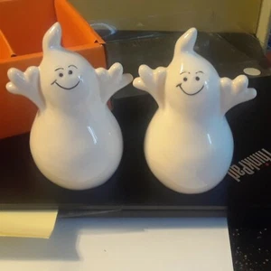Ghost Pair Salt & Pepper Shaker Perfect for Halloween CIB - Picture 1 of 12