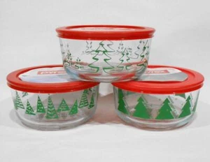 ❤️ New PYREX 4-Cup CHRISTMAS TREE Storage Dish Winter Holiday *CHOICE OF PATTERN - Picture 1 of 10