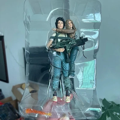 ALIENS 2 ELLEN RIPLEY ACTION FIGURE NEWT GIGER PREDATOR FACEHUGGER FIGURE TOYS - Image 1 of 4