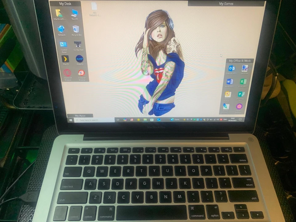 Apple MacBook Pro 13" Intel i5 2.50GHz,8GB, 500GB HDD,HighSierra+Windows10-No8.1 - Image 1 of 4