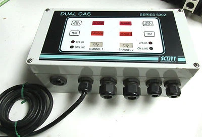 * Scott Industries Dual Gas Tox-Alarm  Series 5302 ...   WF-35 - Image 1 of 2