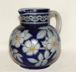 KRUG SCHMITTER BETSCHDORF Keramik Jugendstil Ritzdekor Margeriten 0,9L - Picture 1 of 8