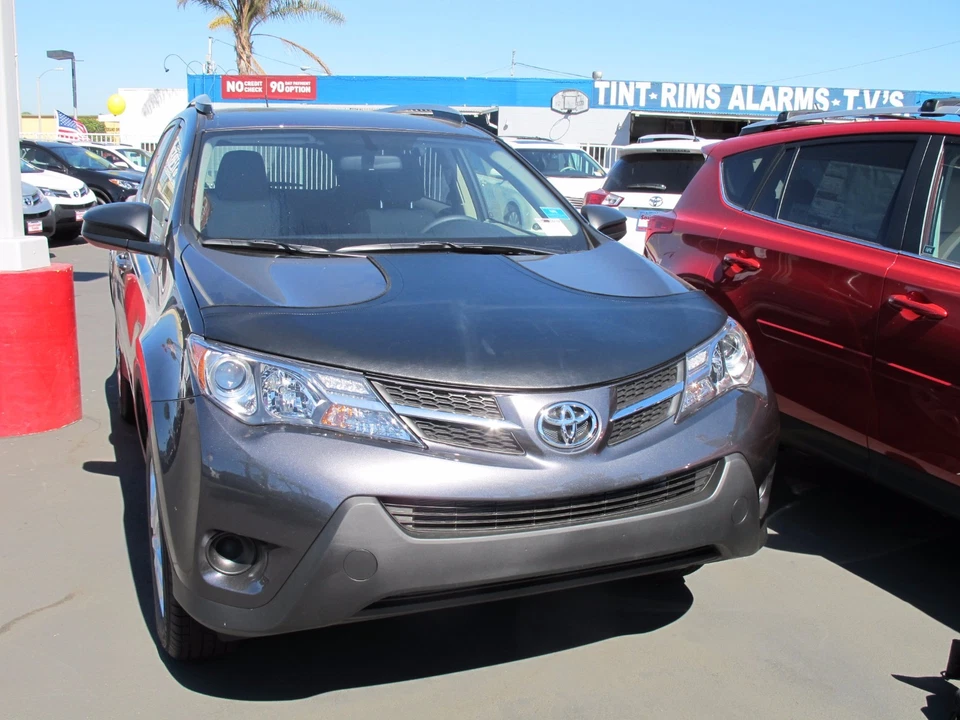 Máscara de sujetador con capucha estilo T Colgan para Toyota Rav4 2016-2018 Foto 1 de 1