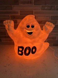 VTG Blow Mold Halloween BOO Ghost Table Top Porch 10” Plastic Light Up WORKS - Afbeelding 1 van 14
