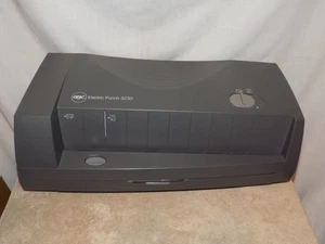 Punzón eléctrico GBC 3230 ajustable 24 páginas 2-3 orificios perforador eléctrico - Imagen 1 de 4