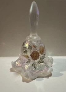 Campana vintage Fenton opalescente rosa iridescente floreale dipinta a mano arruffata firmata  - Foto 1 di 9