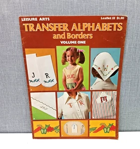 Libro de manualidades de puntadas bordadas fronteras alfabetos artes de ocio de colección 1975 - Imagen 1 de 5