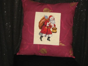 Handmade Throw Pillow Cover - 14" - Cross Stitched Santa - Picture 1 of 2