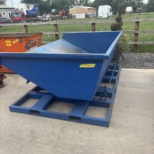 Forklift Tipping Skip - Picture 1 of 11