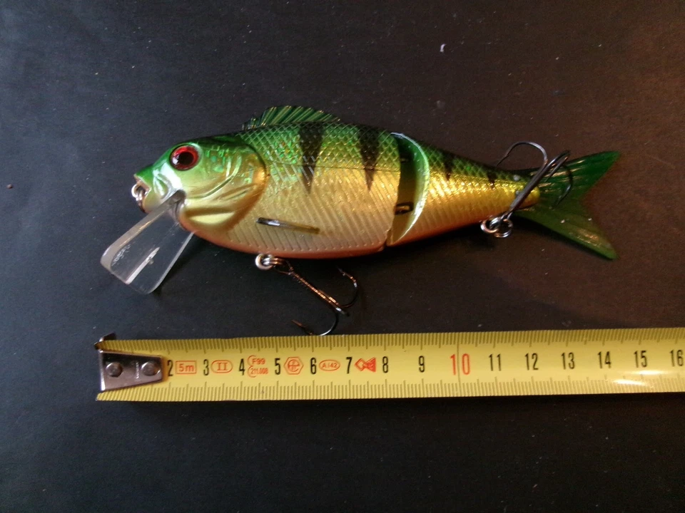 gros leurre de pêche articulé 15 cm neuf. avec bruiteur... - Photo 1/1