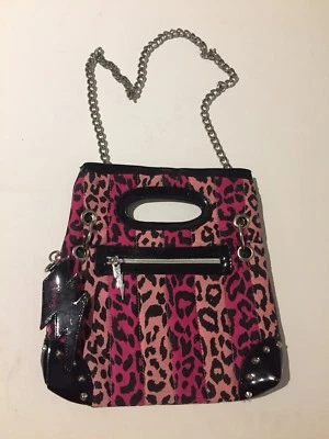 Betsy Johnson Betsyville Bolso Cadena Tachuelas Leopardo Animal Rosa Estampado Cartera Rosa Foto 1 de 4
