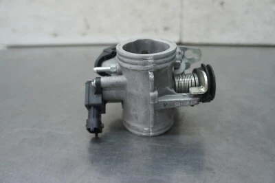 391 G KTM DUKE RC390 RC 390 2015 CARROCERÍA DEL ACELERADOR OEM Foto 1 de 4