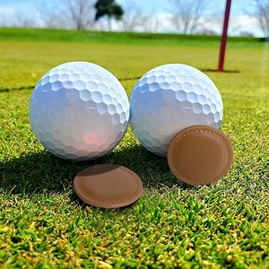 Marcatori per palline da golf in pelle premium con strumento magnetico Divot e clip per cappello - Foto 1 di 16