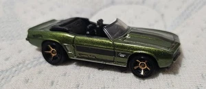 Hot wheels 89 Camaro 2006 green - Picture 1 of 3