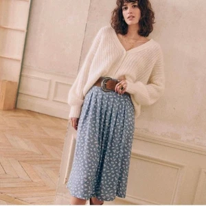 Sezane Blue and White Floral Pleated Midi Skirt size 6 - Picture 1 of 9