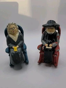 VINTAGE Cast Iron Grandma & Grandpa In Rocking Chairs Salt & Pepper Shakers 3" - Picture 1 of 5