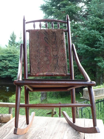 ANTIQUE VICTORIAN CARPET BACKED ROCKING CHAIR MED.SIZED Cover
