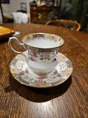 Tasse A Café Thé  Porcelaine Queens Fine Bone China Made In England Kenilworth  - Photo 1/4